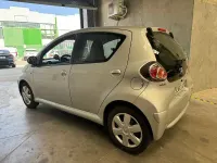 Usado Toyota Aygo 68 CV (50 kW) 2010 Gris / plata Utilitario