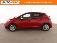 Usado Peugeot 208 Style 82 CV (60 kW) 2017 Rojo Utilitario