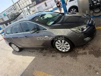 Usado Opel Astra Sport 110 CV (80 kW) 2011 Gris / plata Berlina