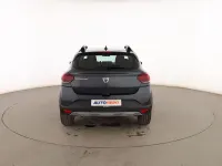 Usado Dacia Sandero Comfort 91 CV (66 kW) 2021 Gris Berlina