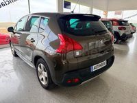 Usado Peugeot 3008 200 CV (147 kW) 2014 Marrón Familiar
