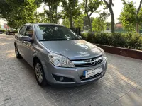 Usado Opel Astra Edition 116 CV (85 kW) 2009 Gris Berlina