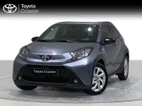 Usado Toyota Aygo X Play 72 CV (52 kW) 2024 Gris / plata SUV