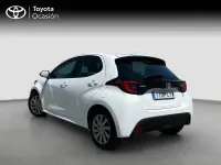 Usado Toyota Yaris Active 116 CV (85 kW) 2022 Blanco Utilitario