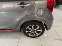 Usado Kia Picanto GT-Line 67 CV (49 kW) 2022 Gris Utilitario