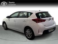 Usado Toyota Auris Active 90 CV (66 kW) 2014 Blanco Berlina