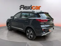Usado MG ZS Luxury 111 CV (81 kW) 2022 Negro SUV