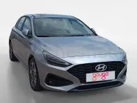 Nuevo Hyundai i30 100 CV (73 kW) 2026 Gris / plata Berlina