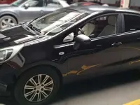 Usado Kia Rio 84 CV (61 kW) 2013 Negro Utilitario