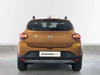 Usado Dacia Sandero Comfort 101 CV (74 kW) 2021 Naranja Utilitario