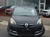 Usado Renault Scénic Bose Edition 132 CV (97 kW) 2015 Negro Monovolumen