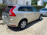 Usado Volvo XC60 R-Design Momentum 150 CV (110 kW) 2015 Beige SUV