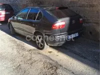 Usado Seat Leon Sport 110 CV (80 kW) 2004 Negro Utilitario