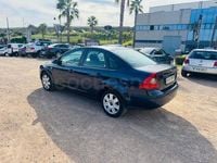 Usado Ford Focus Ghia 115 CV (84 kW) 2005 Azul Berlina