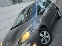 Usado Renault Scénic III Dynamique 105 CV (77 kW) 2010 Gris / plata Monovolumen
