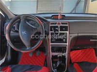 Usado Peugeot 307 90 CV (66 kW) 2006 Granate Berlina