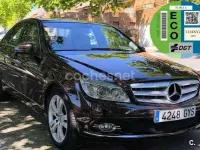 Usado Mercedes C180 Avantgarde 156 CV (114 kW) 2010 Granate Berlina