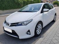 Usado Toyota Auris Business Edition 132 CV (97 kW) 2015 Blanco Berlina