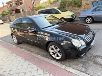 Usado Mercedes C200 122 CV (89 kW) 2007 Negro Berlina