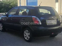 Usado Kia Rio EX 110 CV (80 kW) 2007 Negro Berlina