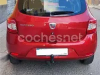 Usado Dacia Sandero 90 CV (66 kW) 2015 Granate Berlina