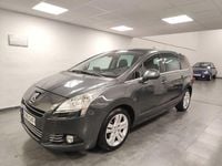 Usado Peugeot 5008 Sport 110 CV (80 kW) 2010 Gris / plata Monovolumen