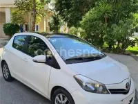 Usado Toyota Yaris Active 99 CV (72 kW) 2011 Blanco Utilitario