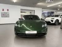 Usado Porsche Taycan 4S 400 kW (544 CV) 2024 Verde Berlina