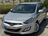 Usado Hyundai i30 GLS 110 CV (80 kW) 2013 Gris / plata Berlina