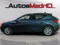 Usado Seat Leon Style 150 CV (110 kW) 2022 Gris / plata Berlina