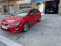 Usado Seat Leon FR 122 CV (89 kW) 2014 Granate Berlina