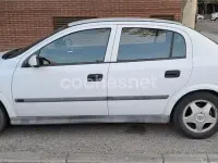 Usado Opel Astra Elegance 115 CV (84 kW) 1999 Blanco Berlina