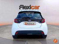 Usado Toyota Yaris Hybrid Active 116 CV (85 kW) 2022 Blanco Utilitario