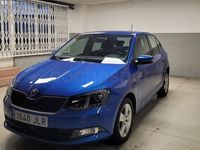 Usado Skoda Fabia Active 90 CV (66 kW) 2016 Azul Berlina