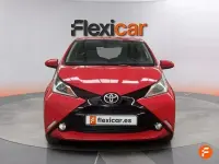 Usado Toyota Aygo X-play 69 CV (50 kW) 2017 Rojo Utilitario