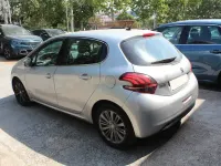 Usado Peugeot 208 Style 82 CV (60 kW) 2017 Gris / plata Utilitario