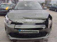 Usado Kia Rio 84 CV (61 kW) 2023 Gris / plata Berlina