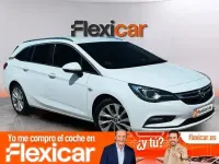 Usado Opel Astra Innovation 136 CV (100 kW) 2019 Blanco Familiar