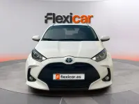 Usado Toyota Yaris Hybrid Business Edition 116 CV (85 kW) 2022 Blanco Berlina