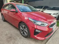 Usado Kia Ceed 136 CV (100 kW) 2022 Rojo Utilitario
