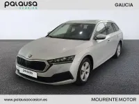 Usado Skoda Octavia Ambition 116 CV (85 kW) 2022 Plateado Familiar