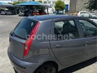 Usado Fiat Punto Dynamic 60 CV (44 kW) 2004 Gris / plata Utilitario