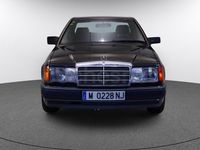 Usado Mercedes E320 220 CV (161 kW) 1989 Gris / plata Coupe