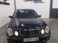 Usado Mercedes E220 Avantgarde 150 CV (110 kW) 2005 Azul Berlina