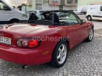 Usado Mazda MX5 Active 110 CV (80 kW) 2004 Rojo Descapotable