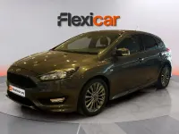 Usado Ford Focus ST-Line 120 CV (88 kW) 2018 Gris Berlina