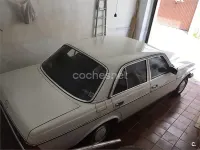 Usado Mercedes E200 75 CV (55 kW) 1985 Blanco Familiar