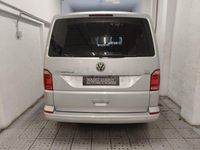 Usado VW Caravelle Trendline 114 CV (83 kW) 2016 Gris / plata Monovolumen