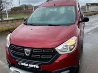 Usado Dacia Dokker Essentiel 95 CV (69 kW) 2019 Granate Monovolumen