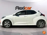 Usado Toyota Yaris Active 116 CV (85 kW) 2026 Blanco Utilitario